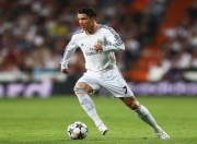 开云在线直播-马丁内利持续制造杀伤，马里关键战突围多特蒙德，枪手新锐的欧冠启示录