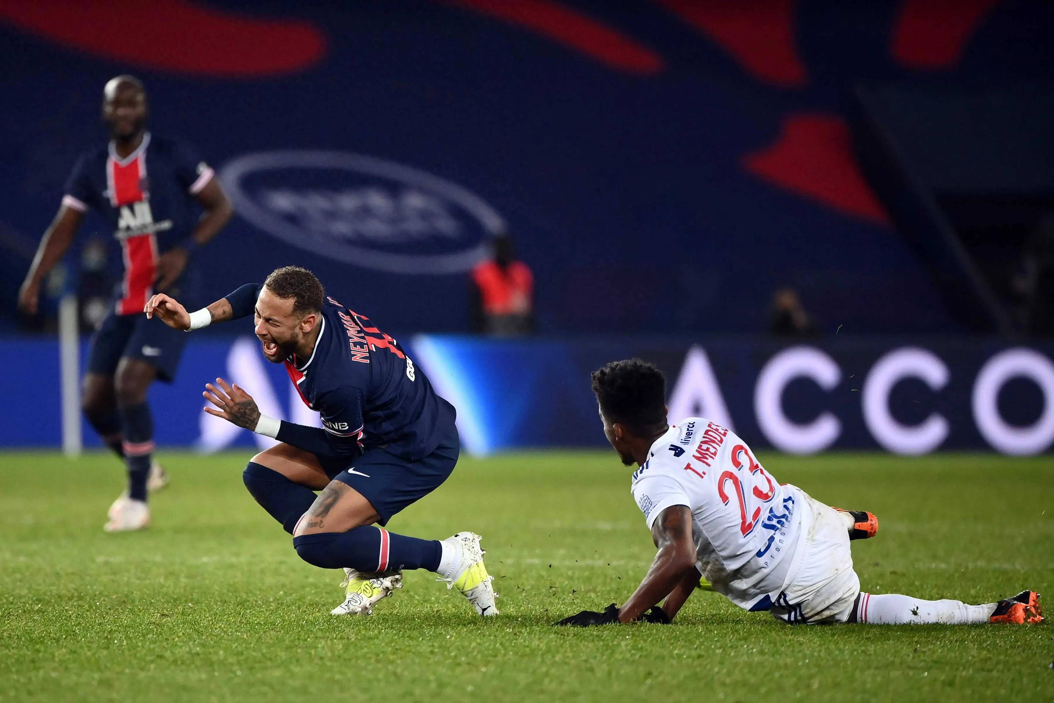 巴黎圣日耳曼客场击败兰斯，继续领跑