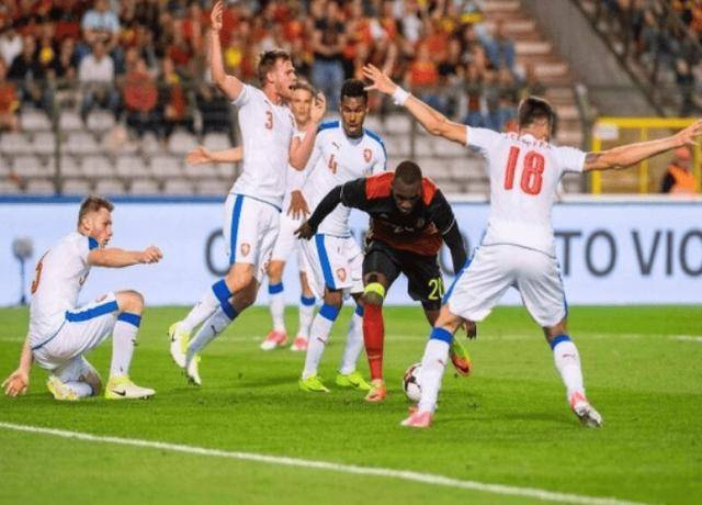 包含斯洛文尼亚队欧预赛表现抢眼，引发热议的词条