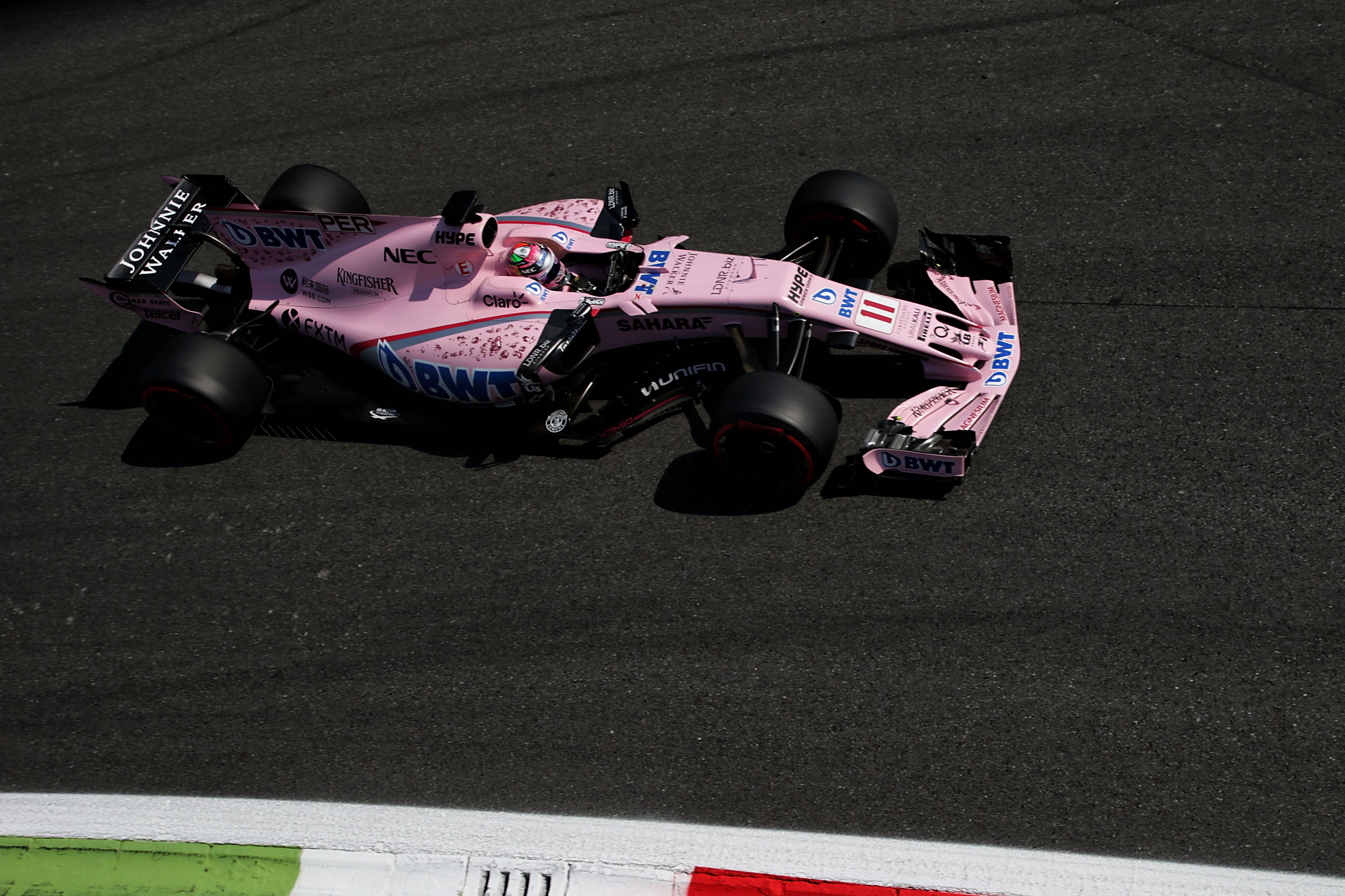 关于梅赛德斯轻取索伯车队，佩雷兹高光表现的信息