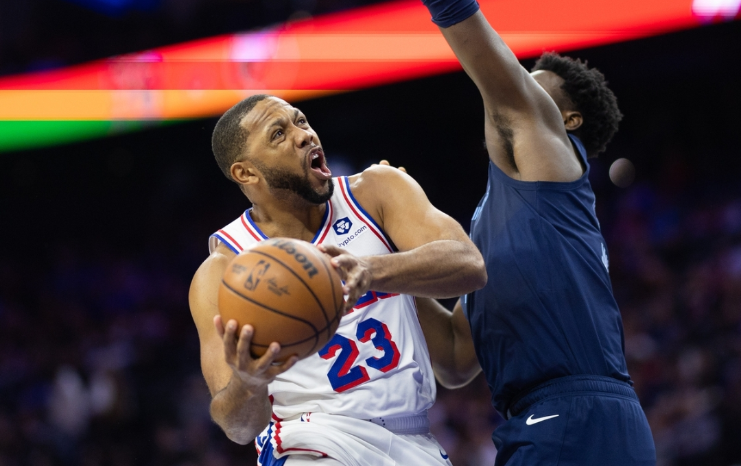 雄鹿逆转青岛队，莫兰特关键制胜的简单介绍