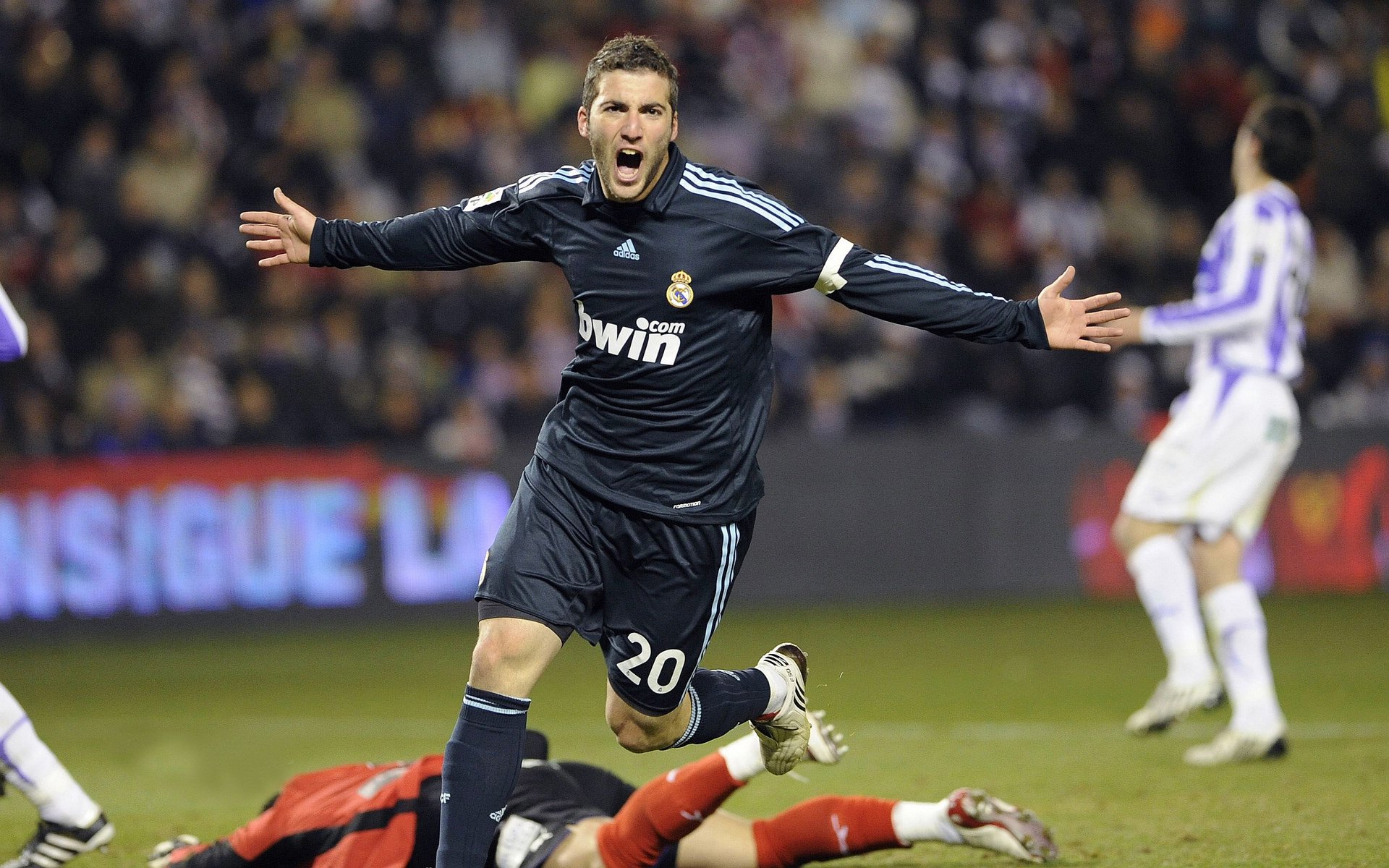 篮网式终结与西甲接管，当全球篮球叙事打破时空结界