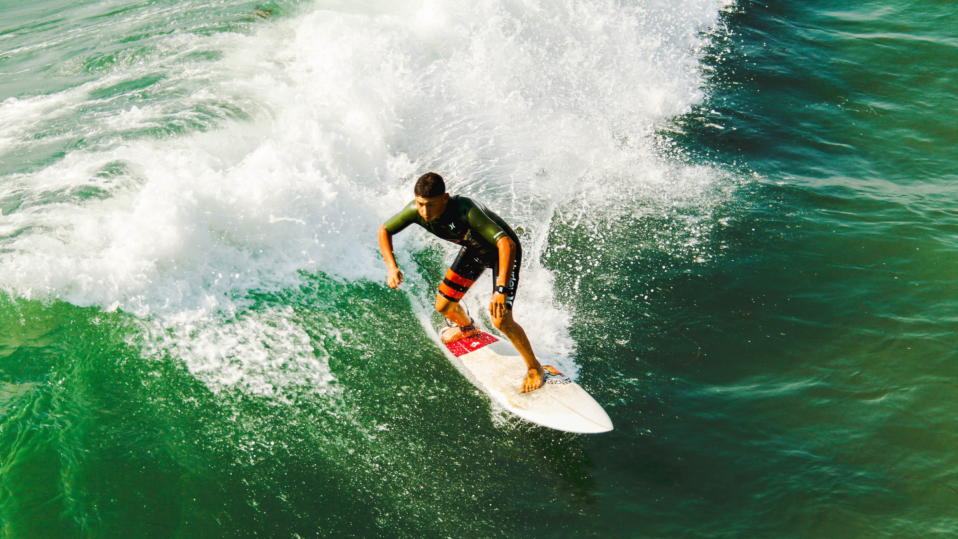 广厦队冲垮独行侠，东契奇成为关键先生