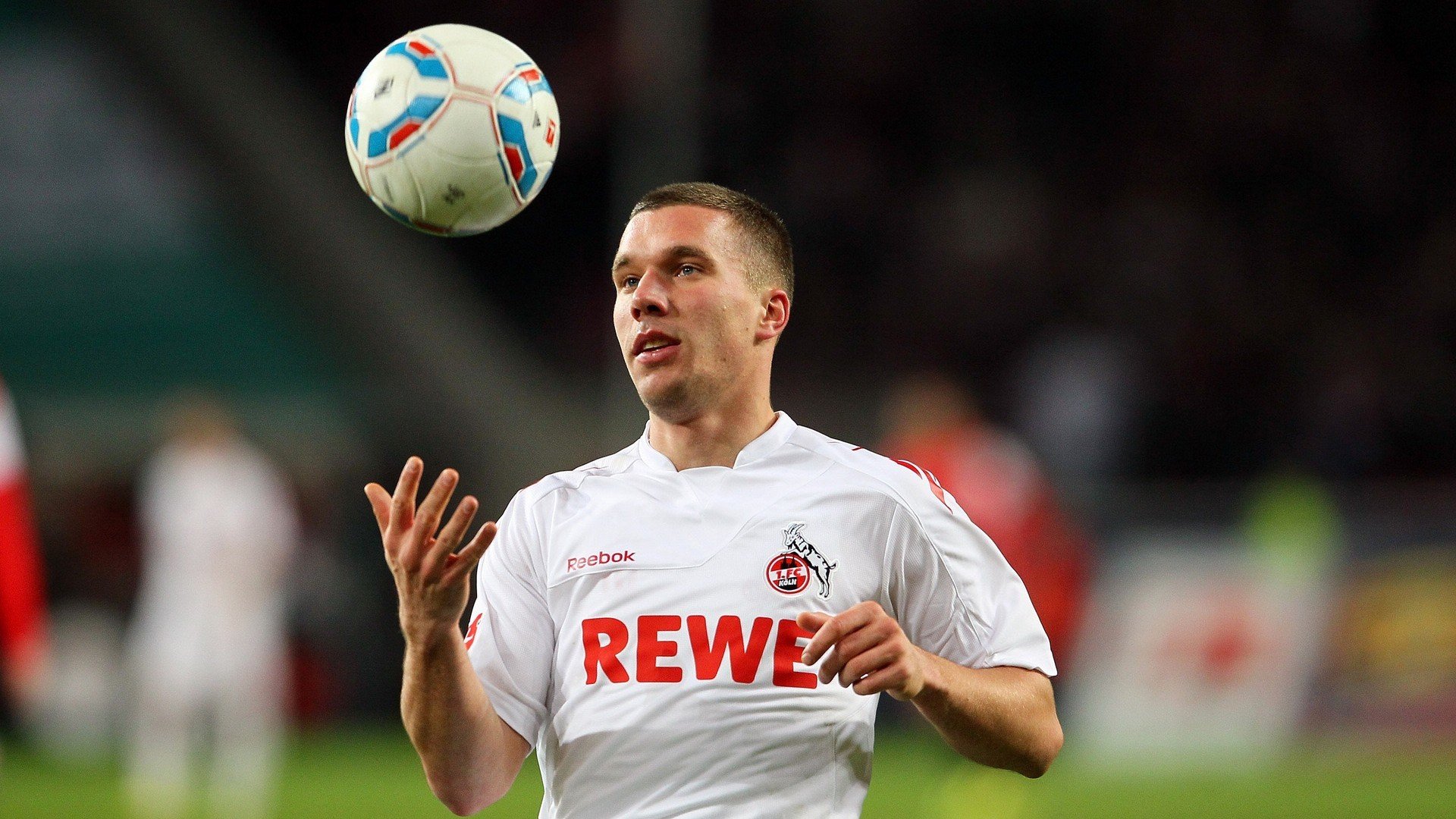 街道狂飙与末节风暴，当F1的精准遇上篮球的绝杀